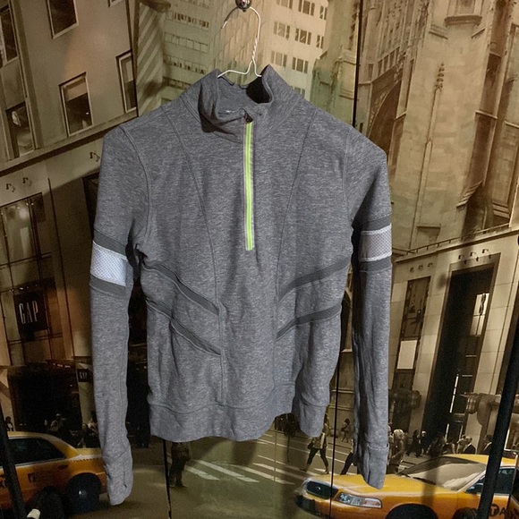 EUC woman’s size 2 Ivivva by Lululemon Define jacket super cute! - Picture 1 of 10